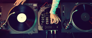 Sollten Sie eine .DJ-Domain Kaufen? Vorteile und Anwendungsfälle